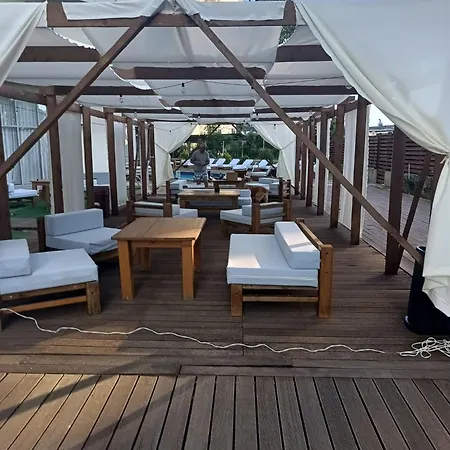 Sea View 3-room Apartment Olimp