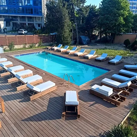 Sea View 3-room Apartment Olimp