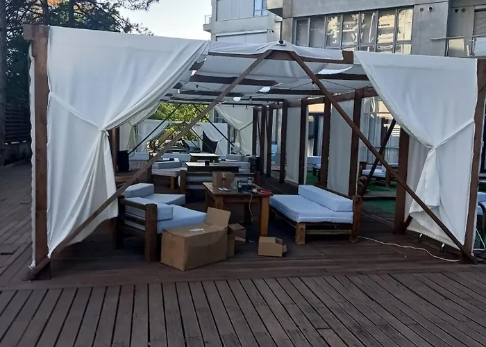 Sea View 3-room Apartment Olimp