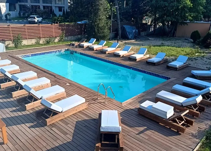 Sea View 3-room Apartment Olimp